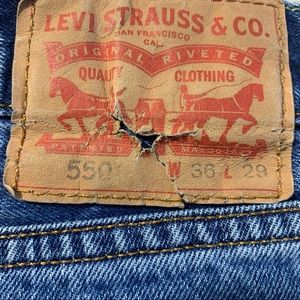 Levi’s 550 36x28 relaxed fit distressed jeans unsewn belt loop 5009